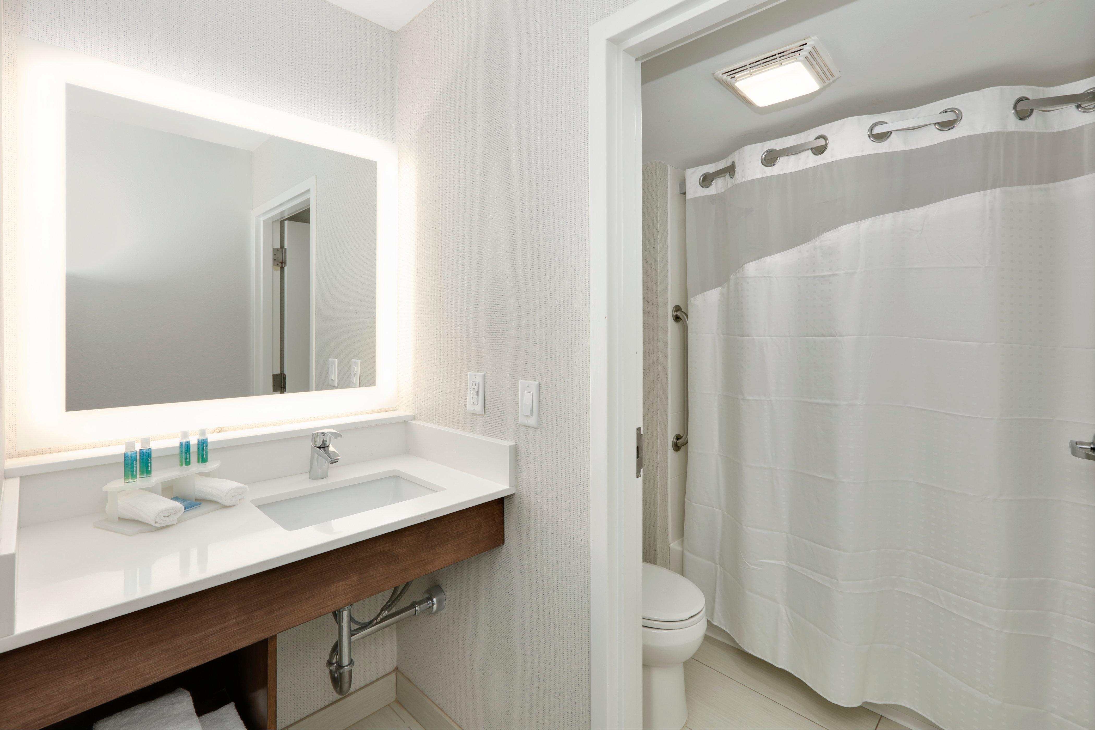 Holiday Inn Express & Suites Irving Conv Ctr - Las Colinas By Ihg Exterior foto