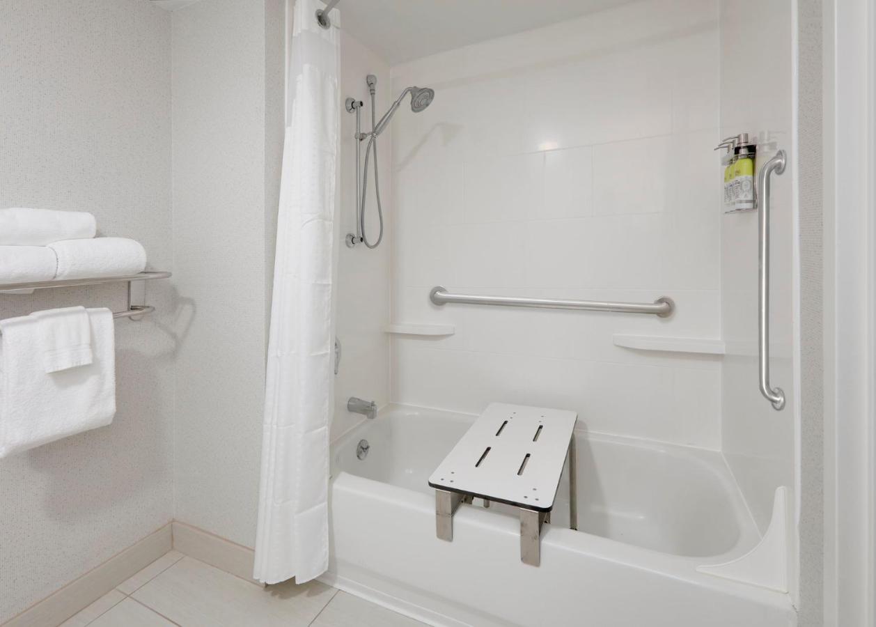 Holiday Inn Express & Suites Irving Conv Ctr - Las Colinas By Ihg Exterior foto