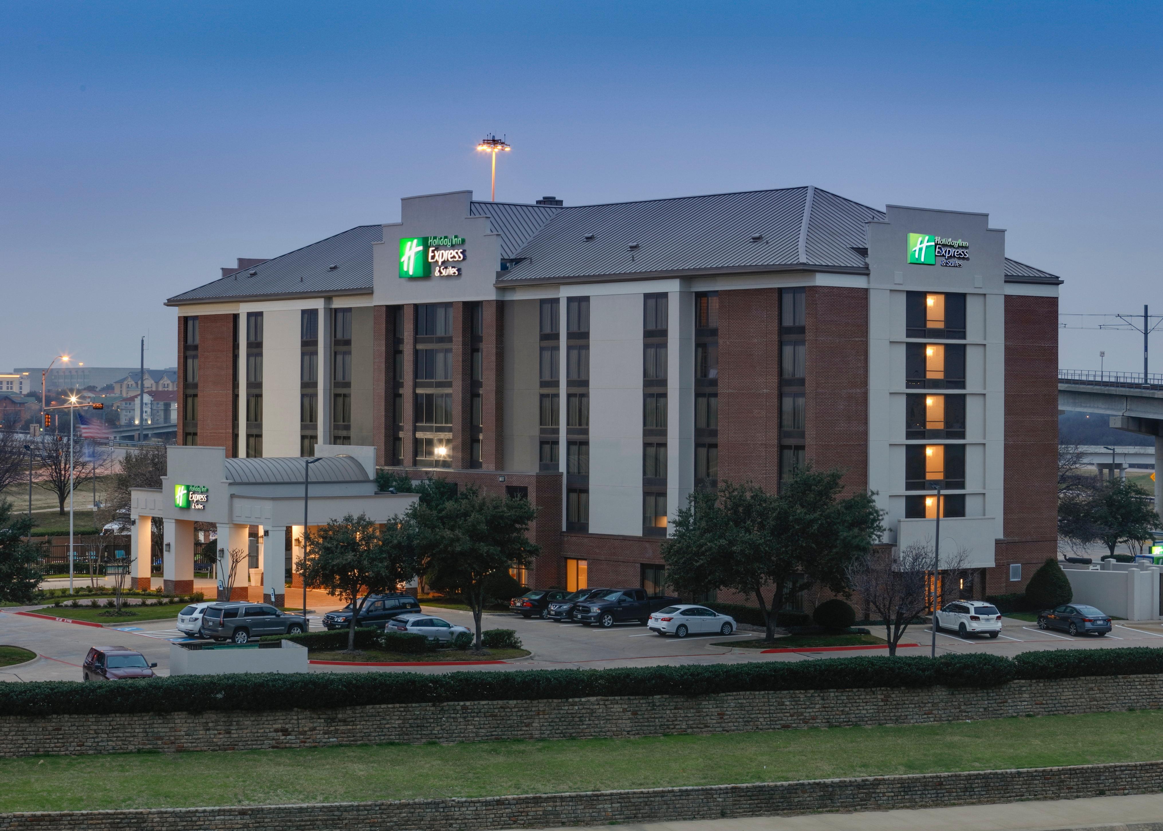 Holiday Inn Express & Suites Irving Conv Ctr - Las Colinas By Ihg Exterior foto