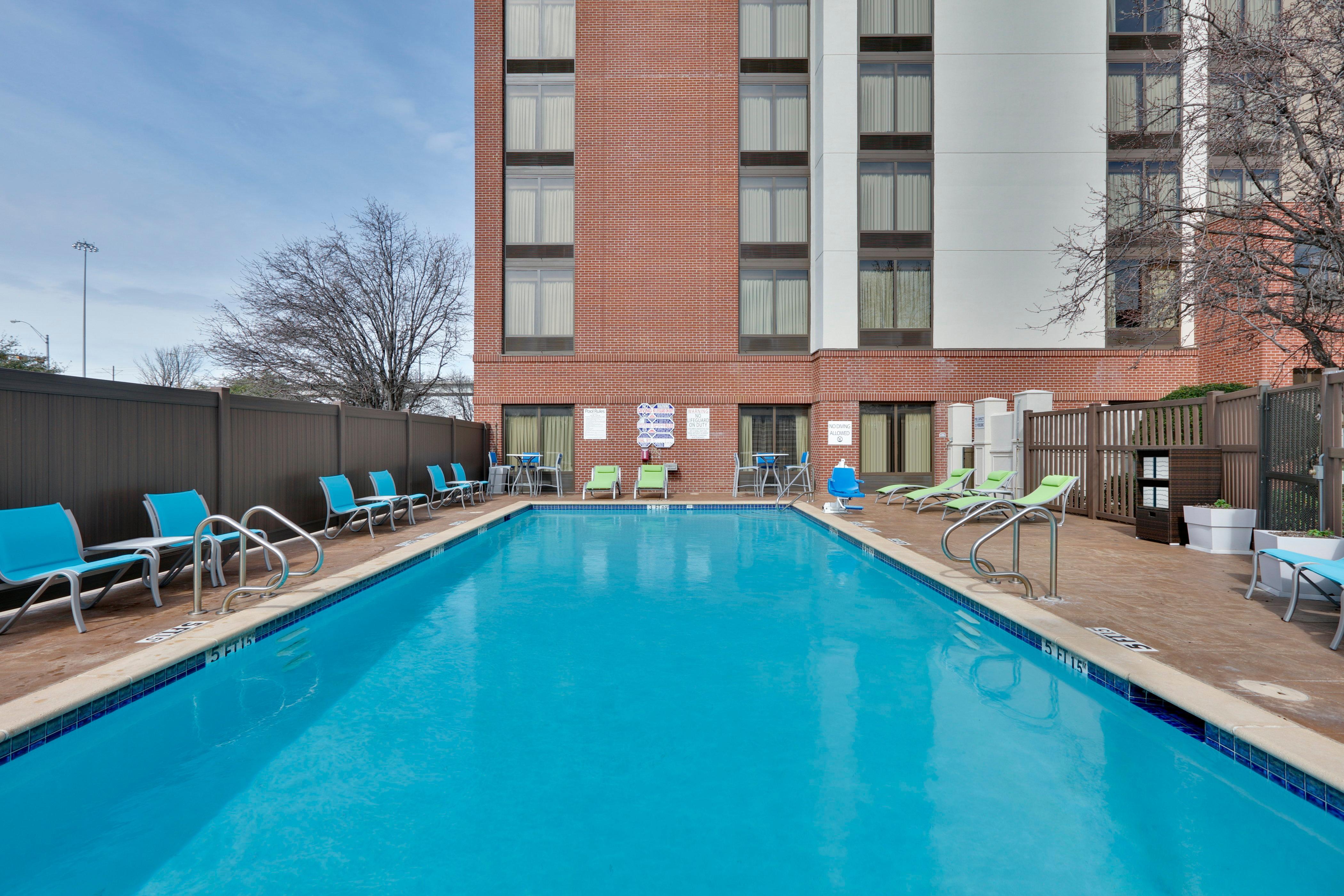 Holiday Inn Express & Suites Irving Conv Ctr - Las Colinas By Ihg Exterior foto